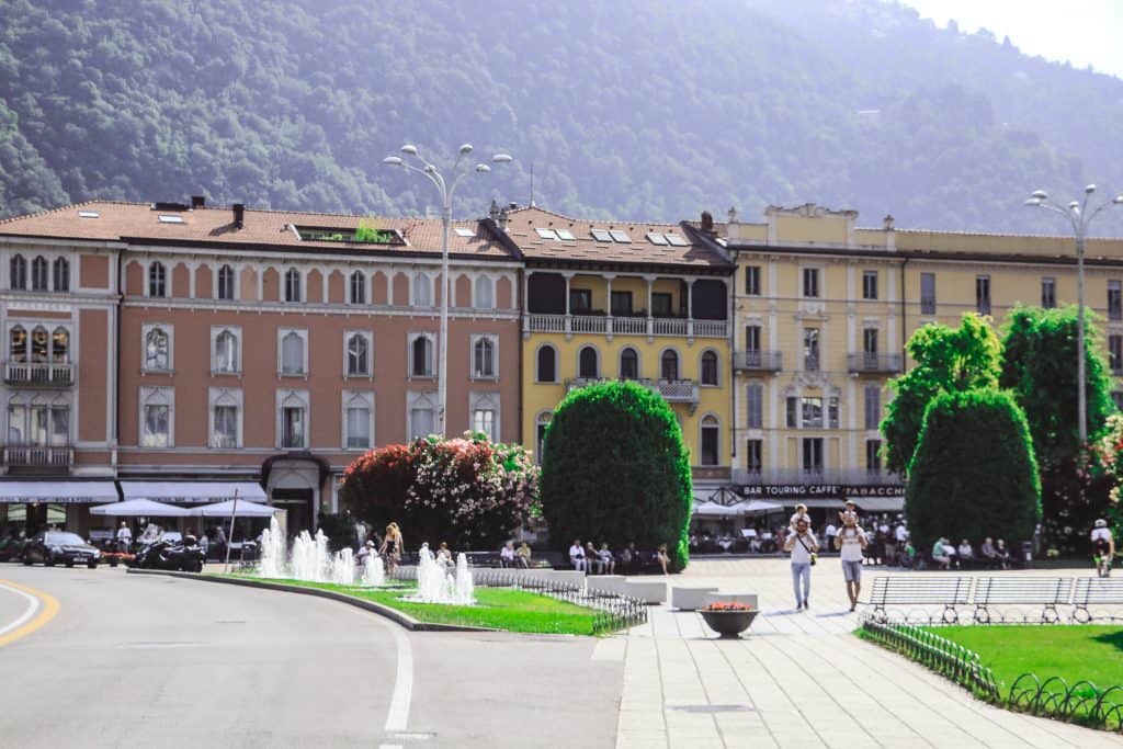 lake como travel map