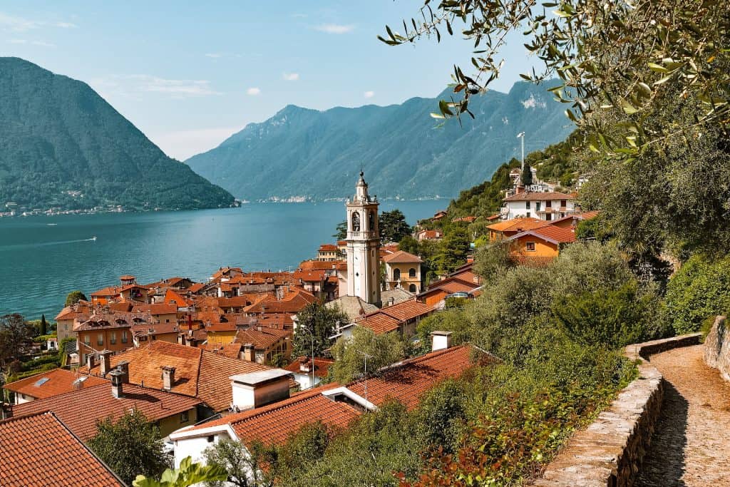 lake como travel map