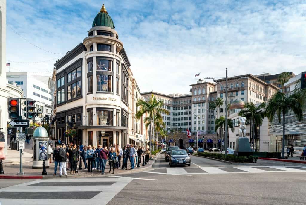 Celebrity Tour in Beverly Hills and Rodeo Drive in your rental car