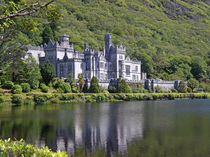 Kylemore Abbey, famous landmarks in Ireland
